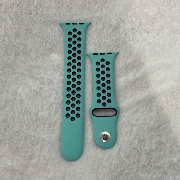Unbranded Accessories - NWOT Apple Watch sports band (42/44)
